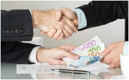 CJUE a clarificat de când curge dobânda legală după anularea unui credit cu clauze abuzive